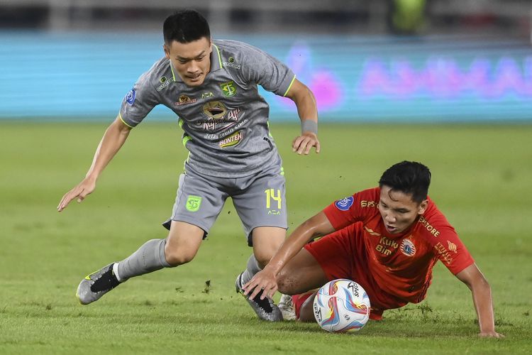 Lapangan Bola Kaki Memahami, Merawat, dan Mengelola