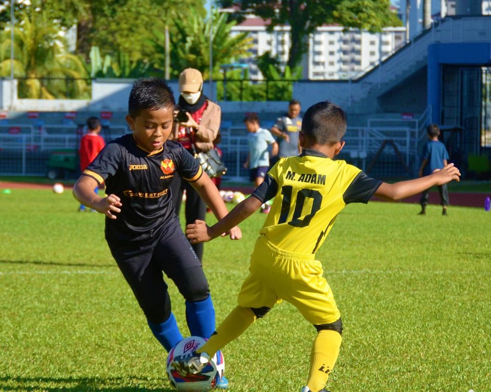 Sejarah dan Perkembangan Bola Sepak di Indonesia