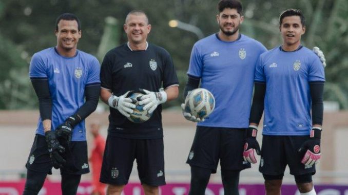 Kiper dengan jumlah penyelamatan terbanyak