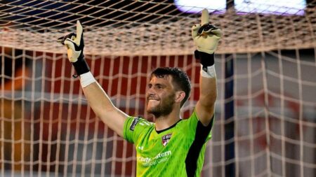 Kiper Tertinggi di Indonesia